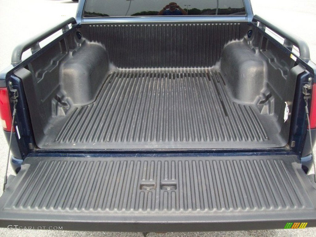 2004 Chevrolet S10 LS ZR5 Crew Cab 4x4 Trunk Photos