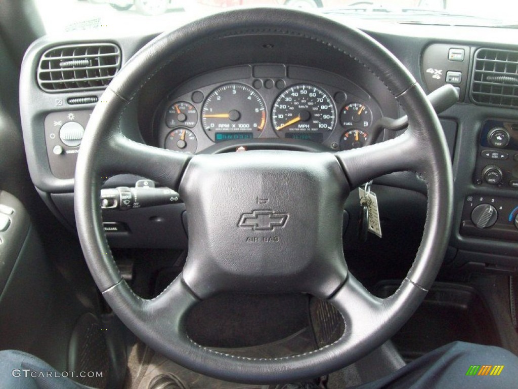 2004 Chevrolet S10 LS ZR5 Crew Cab 4x4 Graphite Steering Wheel Photo #50236903