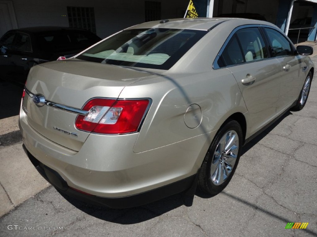 2010 Taurus Limited AWD - Gold Leaf Metallic / Light Stone photo #8