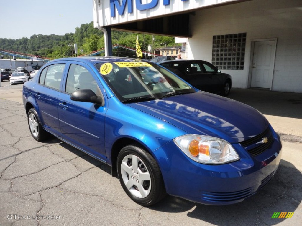 2005 Cobalt Sedan - Arrival Blue Metallic / Gray photo #2