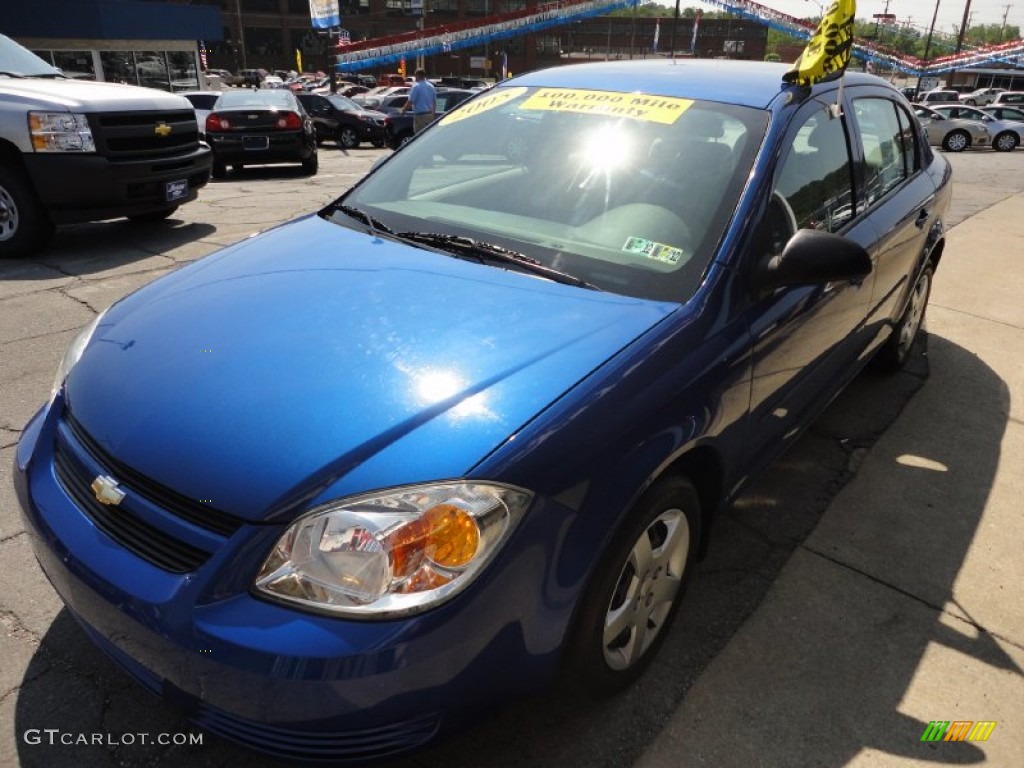 2005 Cobalt Sedan - Arrival Blue Metallic / Gray photo #4
