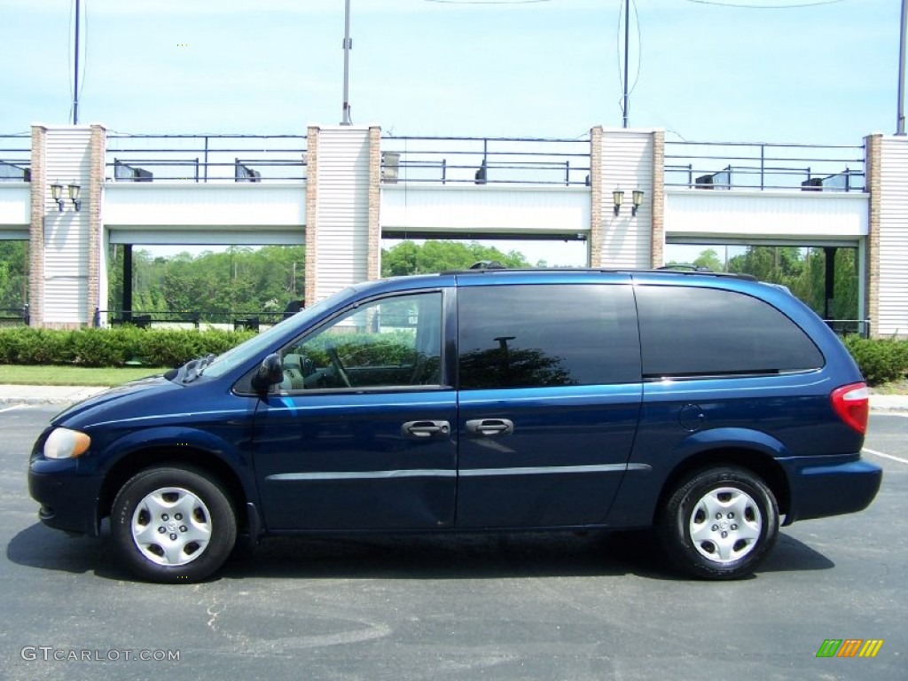 2002 Grand Caravan SE - Patriot Blue Pearl / Sandstone photo #3