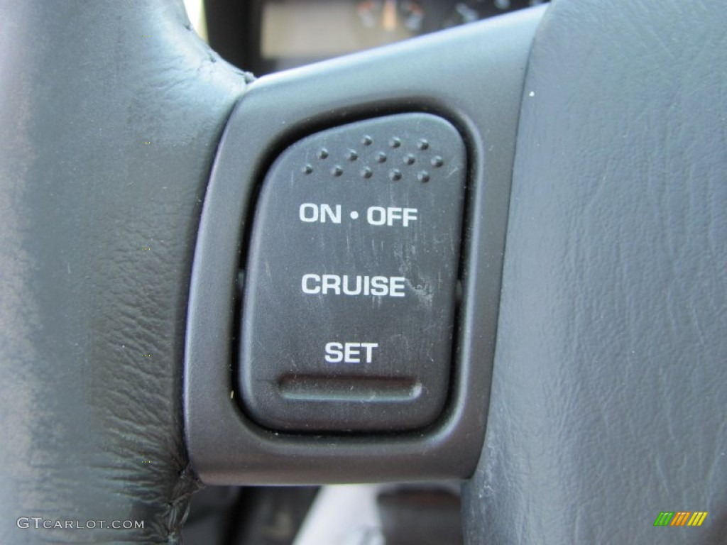 2004 Jeep Grand Cherokee Laredo Controls Photo #50246383
