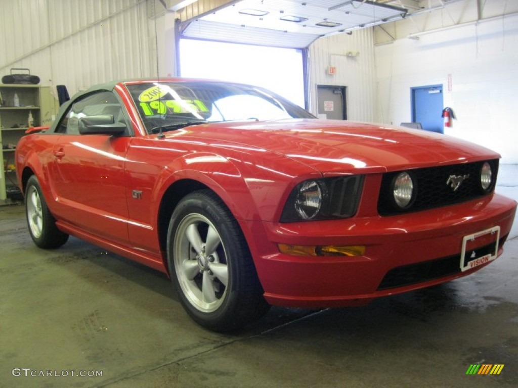 2005 Mustang GT Premium Convertible - Torch Red / Dark Charcoal photo #20