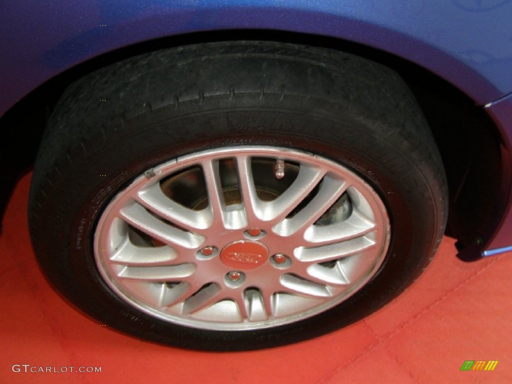 2005 Focus ZX4 SE Sedan - French Blue Metallic / Dark Flint/Light Flint photo #27