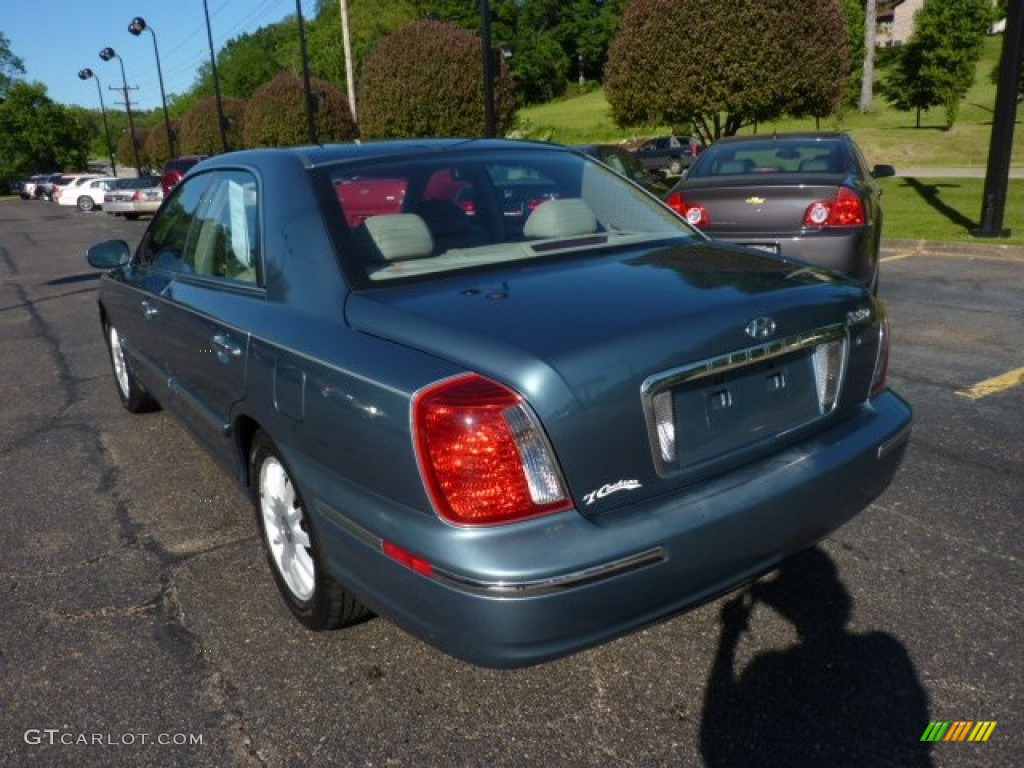 2004 XG350 L Sedan - Celadon Green Metallic / Beige photo #2