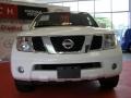 2005 Avalanche White Nissan Pathfinder SE 4x4  photo #2