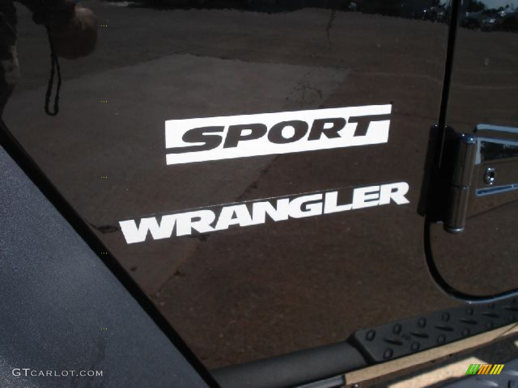 2011 Wrangler Sport 4x4 - Black / Black photo #18