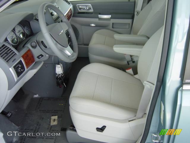 2008 Town & Country Touring - Clearwater Blue Pearlcoat / Medium Slate Gray/Light Shale photo #17