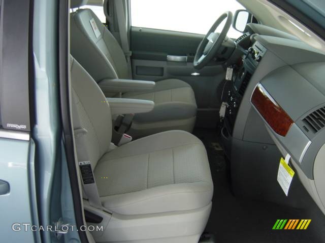 2008 Town & Country Touring - Clearwater Blue Pearlcoat / Medium Slate Gray/Light Shale photo #18