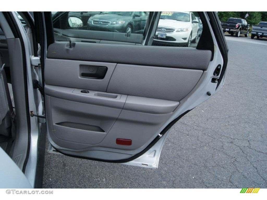 2006 Taurus SE - Silver Frost Metallic / Medium/Dark Flint Grey photo #12