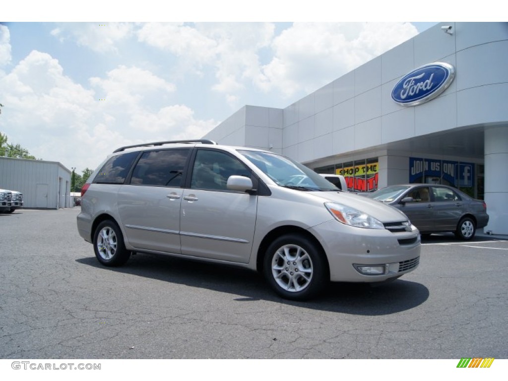 Silver Shadow Pearl Toyota Sienna