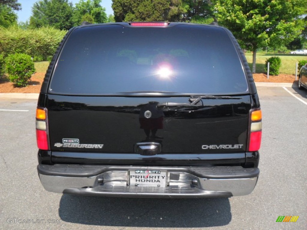 2005 Suburban 1500 LS 4x4 - Black / Gray/Dark Charcoal photo #3