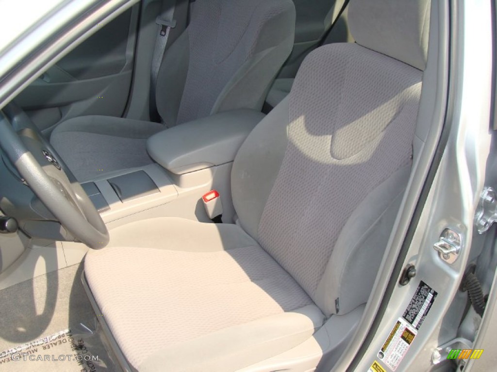 2010 Camry LE - Classic Silver Metallic / Ash Gray photo #11
