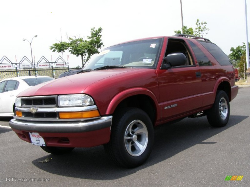 Majestic Red Metallic 2001 Chevrolet Blazer LS Exterior Photo #50256506