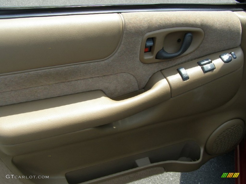 2001 Chevrolet Blazer LS Beige Door Panel Photo #50256575