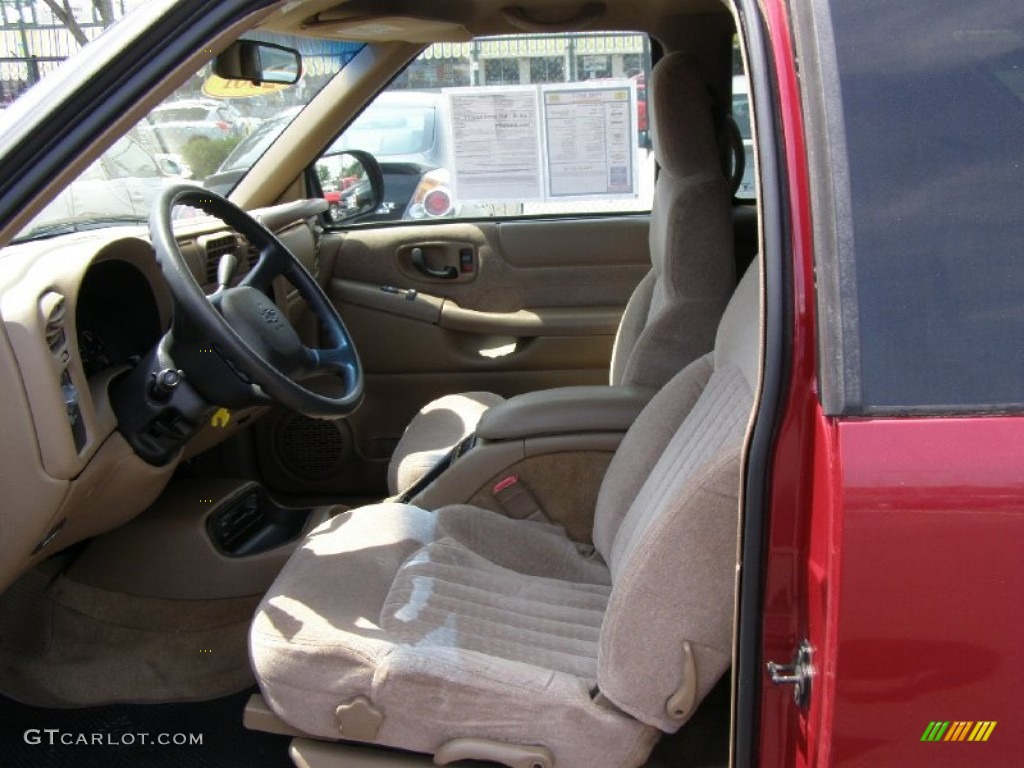 Beige Interior 2001 Chevrolet Blazer LS Photo #50256593