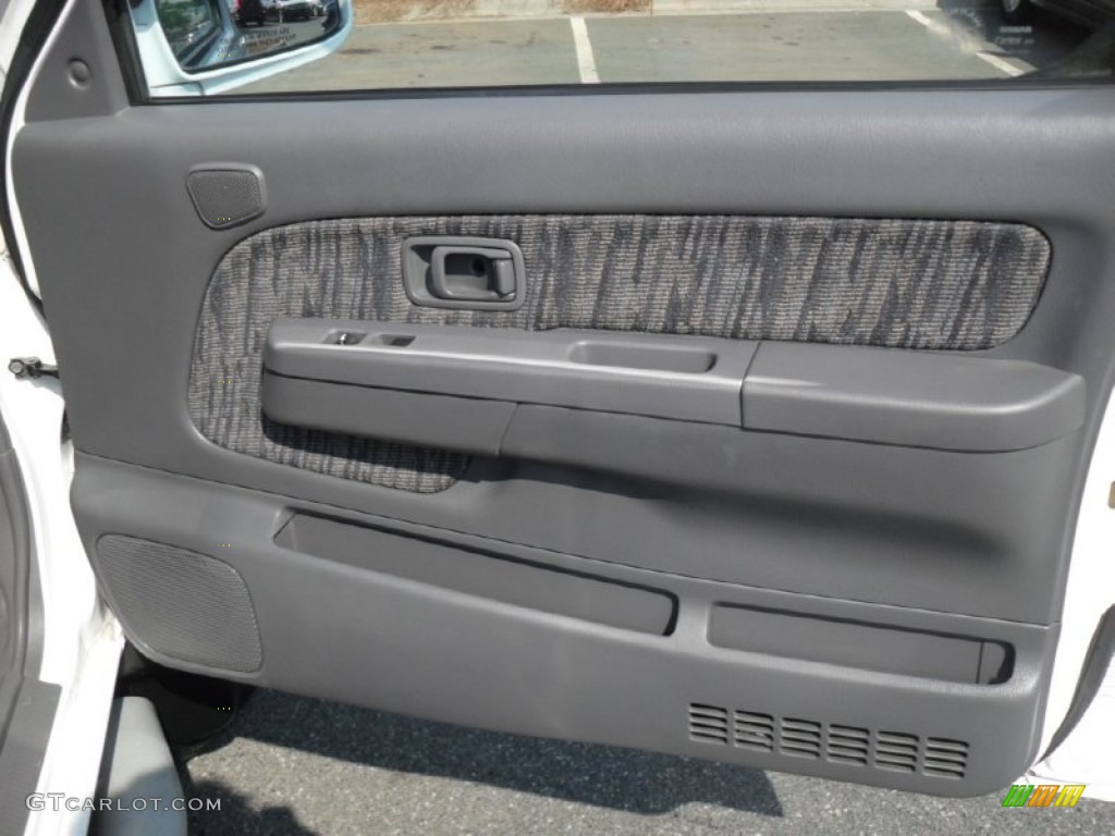 2000 Nissan Frontier SE Crew Cab Gray Door Panel Photo #50256917
