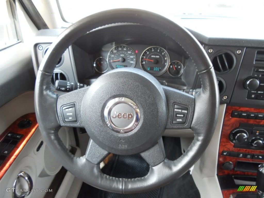 2006 Jeep Commander Limited Saddle Brown Steering Wheel Photo #50262503