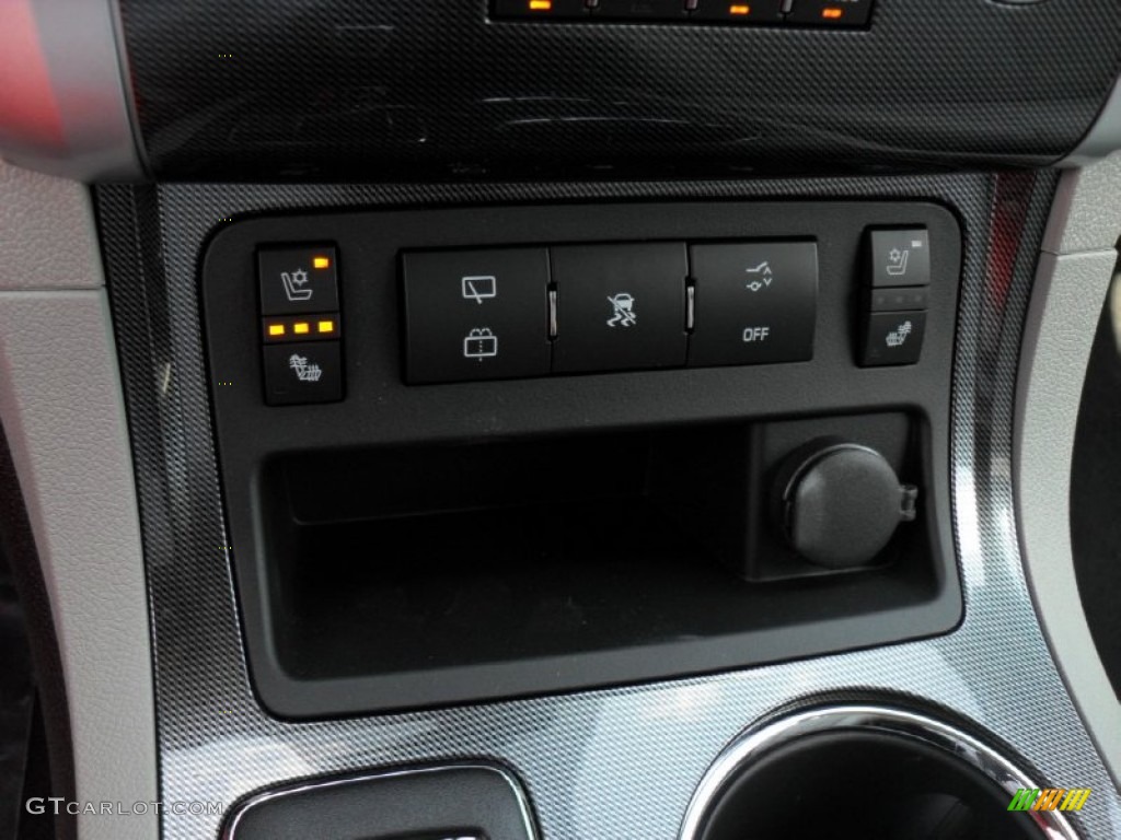 2011 Chevrolet Traverse LTZ Controls Photo #50264267