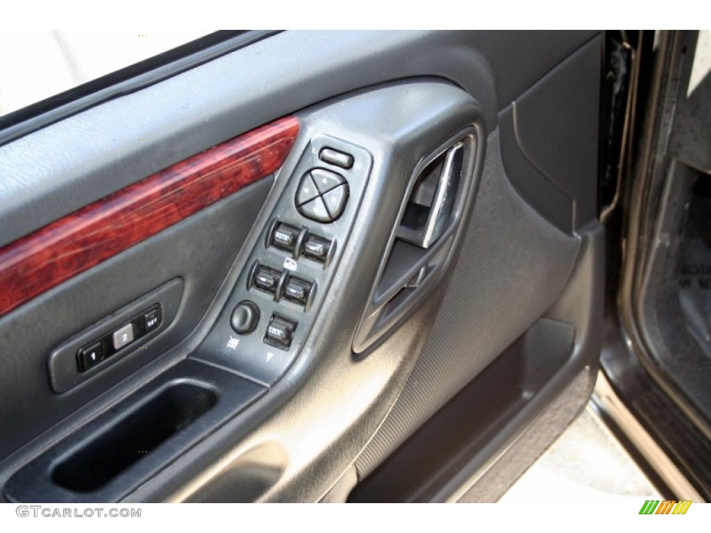 2004 Grand Cherokee Limited 4x4 - Brillant Black Crystal Pearl / Dark Slate Gray photo #27