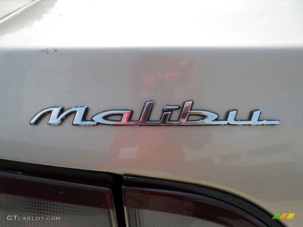 2000 Malibu Sedan - Sandrift Metallic / Neutral photo #21