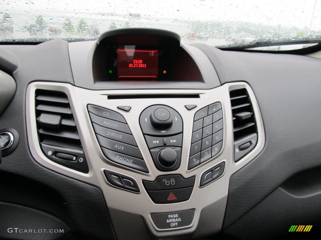 2011 Ford Fiesta SEL Sedan Controls Photo #50269704