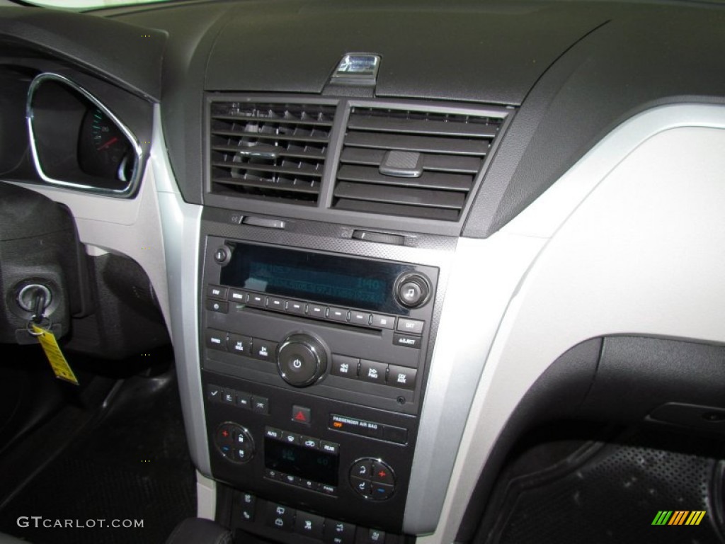 2011 Chevrolet Traverse LTZ AWD Controls Photo #50271519