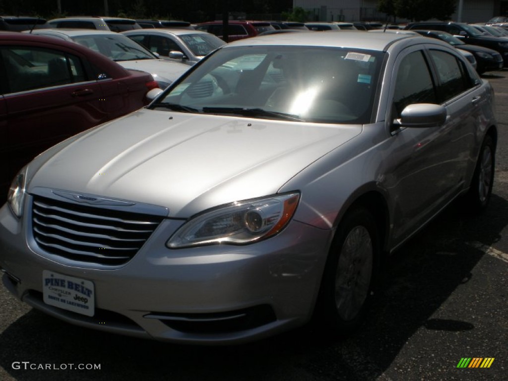 2011 200 Touring - Bright Silver Metallic / Black photo #1