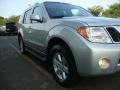 Silver Lightning - Pathfinder SE 4x4 Photo No. 10