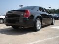 Brilliant Black - 300 C HEMI Photo No. 3