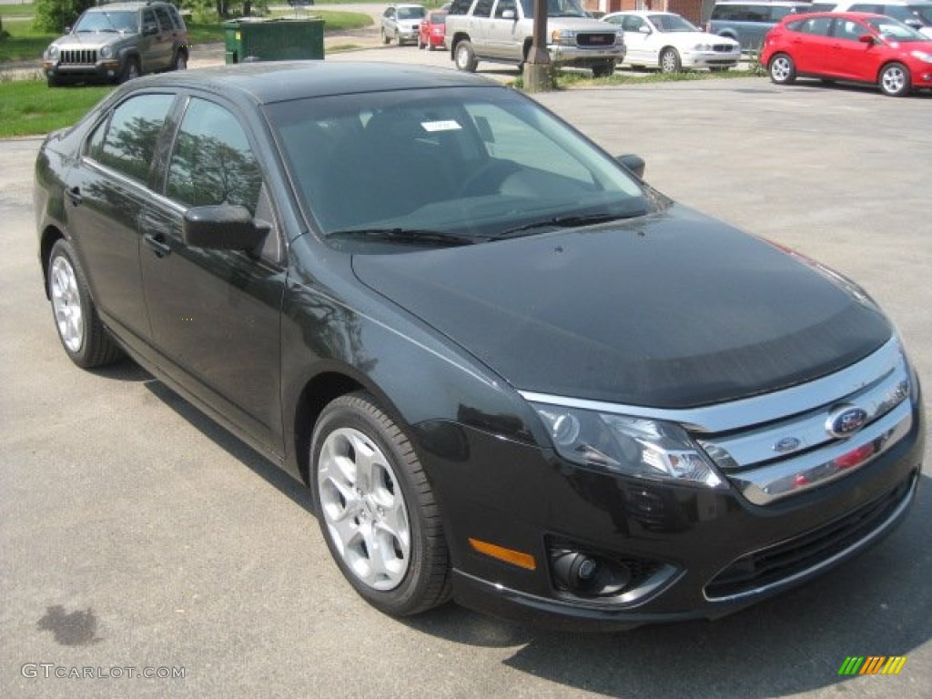 2011 Fusion SE - Tuxedo Black Metallic / Charcoal Black photo #1