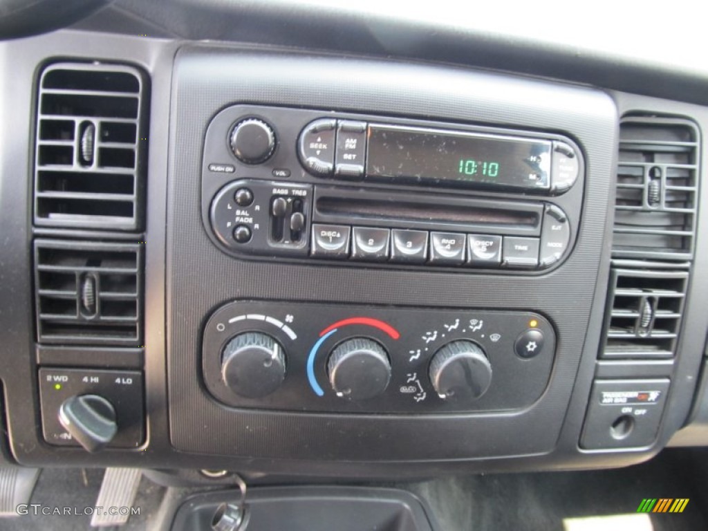 2003 Dodge Dakota SXT Club Cab 4x4 Controls Photo #50276889