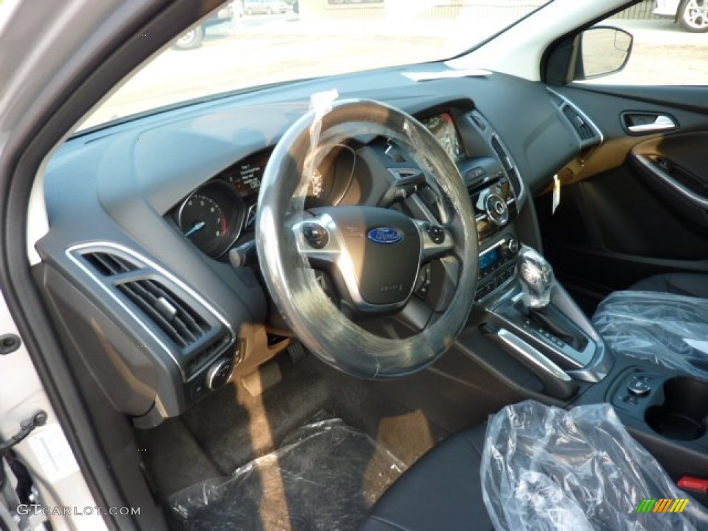 2012 Focus Titanium Sedan - Ingot Silver Metallic / Charcoal Black Leather photo #15