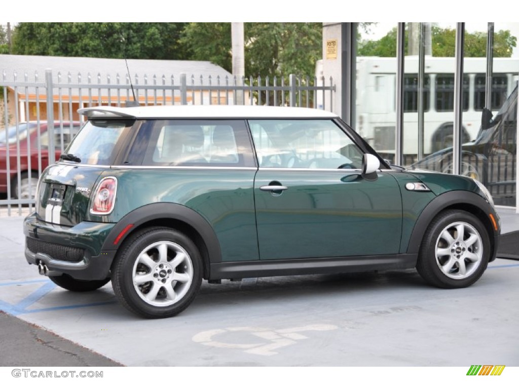 2010 Cooper S Hardtop - British Racing Green Metallic / Grey/Carbon Black photo #14