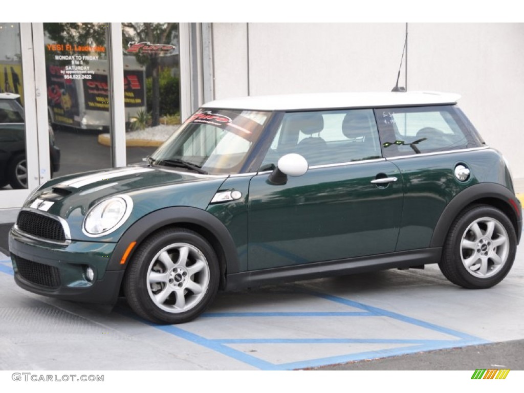 2010 Cooper S Hardtop - British Racing Green Metallic / Grey/Carbon Black photo #17