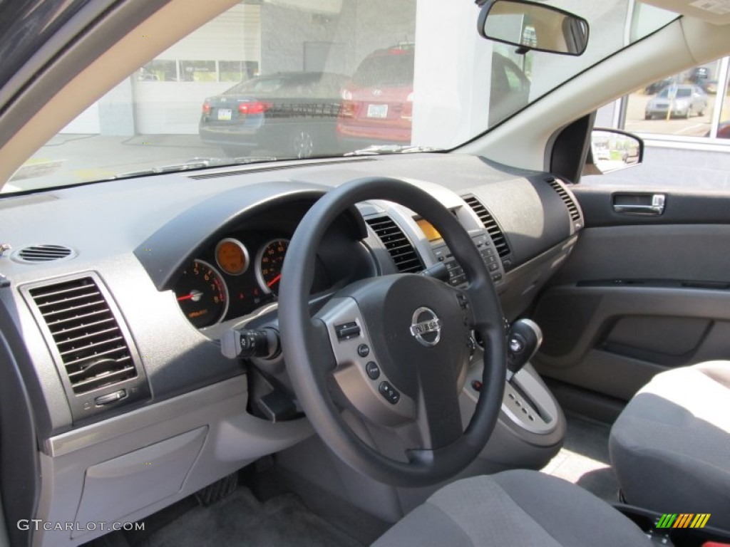2009 Sentra 2.0 SR - Midnight Sky / Charcoal photo #13