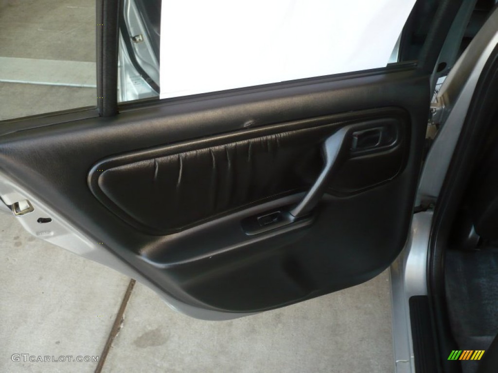1999 Infiniti G 20 Sedan Door Panel Photos