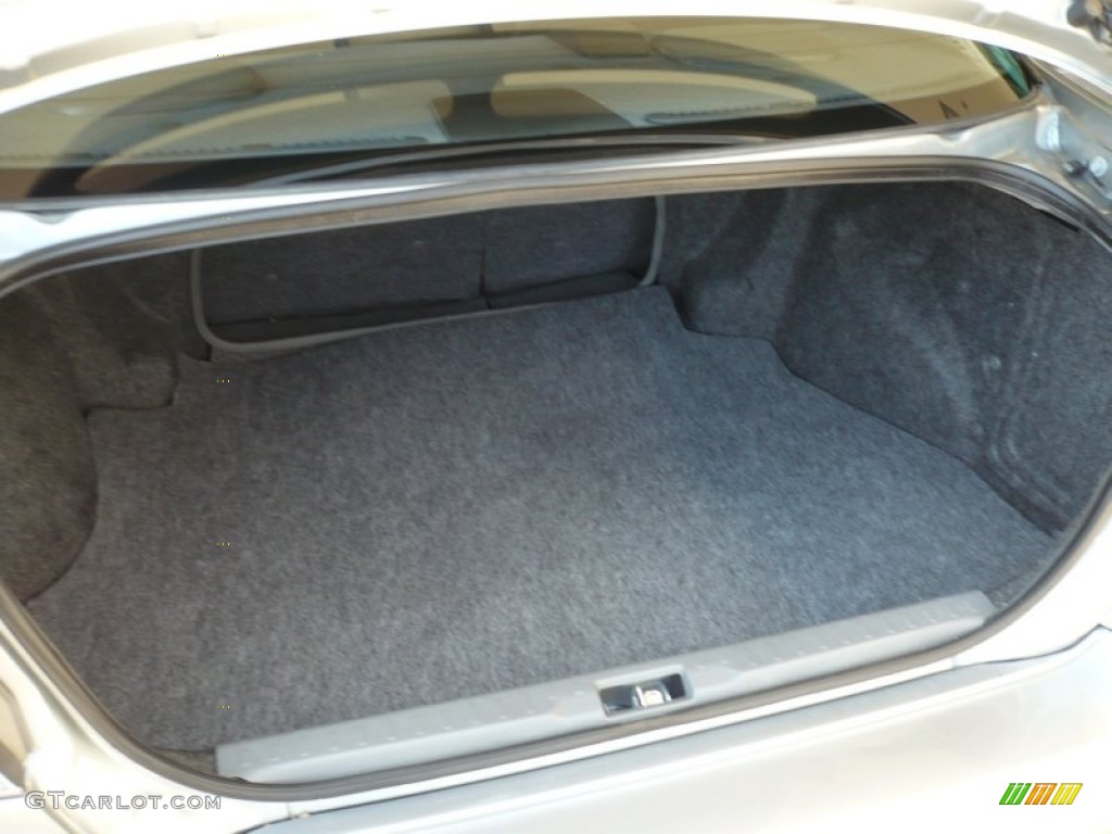 1999 Infiniti G 20 Sedan Trunk Photos