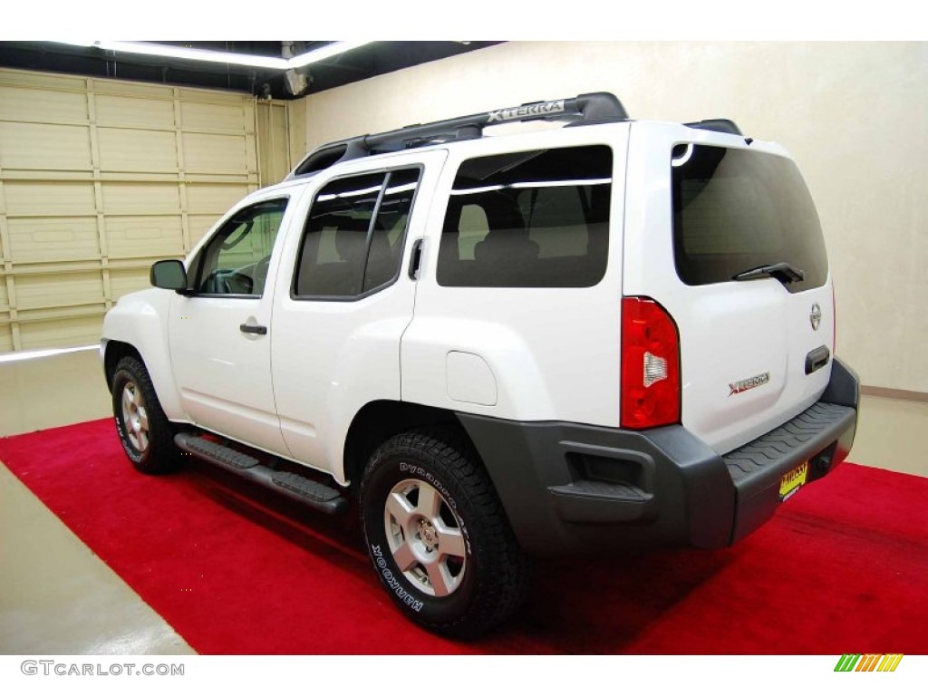 2005 Xterra S 4x4 - Avalanche White / Desert/Graphite photo #4