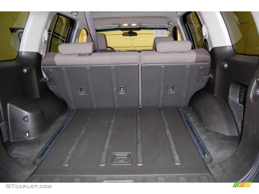 2005 Xterra S 4x4 - Avalanche White / Desert/Graphite photo #15
