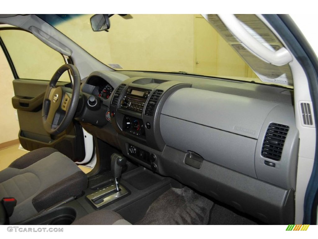 2005 Xterra S 4x4 - Avalanche White / Desert/Graphite photo #19