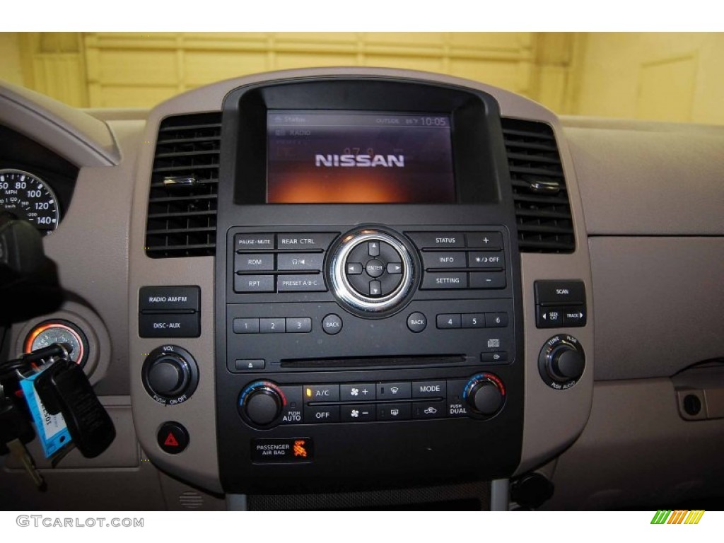 2008 Nissan Pathfinder SE V8 Controls Photo #50282778