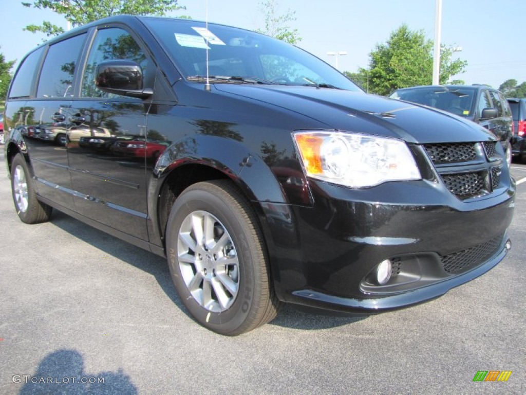 2011 Grand Caravan R/T - Brilliant Black Crystal Pearl / Black photo #4