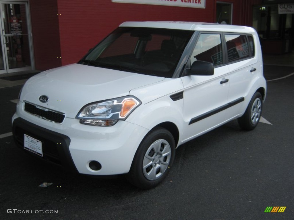 Clear White Kia Soul