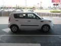 2011 Clear White Kia Soul 1.6  photo #6