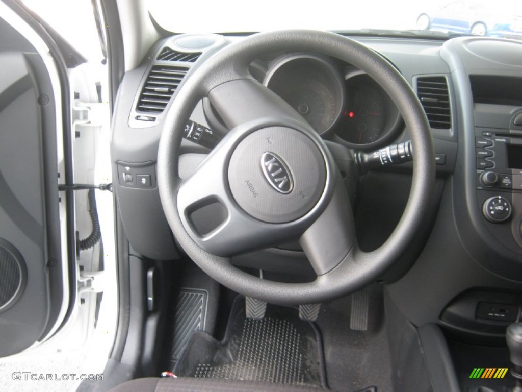 2011 Kia Soul 1.6 Steering Wheel Photos