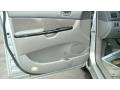 2004 Silver Shadow Pearl Toyota Sienna LE  photo #9