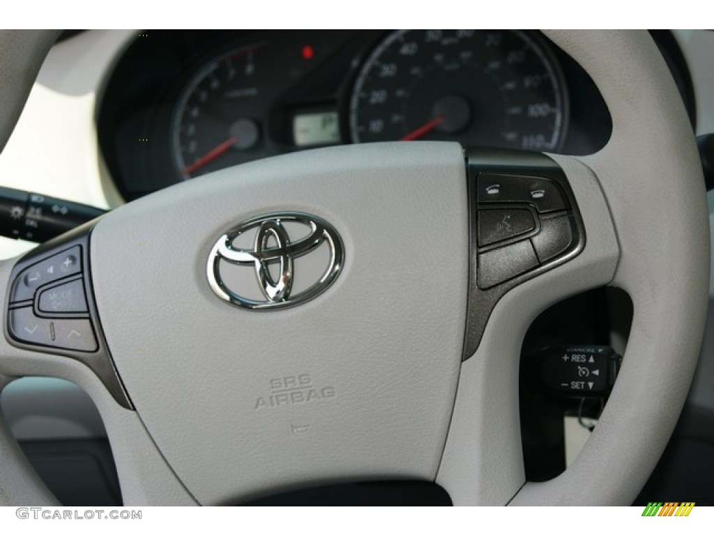 2011 Sienna LE - Silver Sky Metallic / Light Gray photo #12