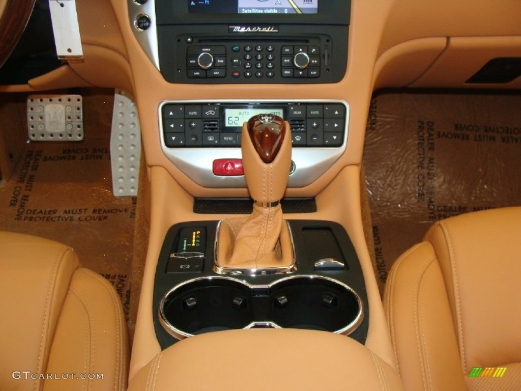 2011 Maserati GranTurismo S Controls Photo #50288352